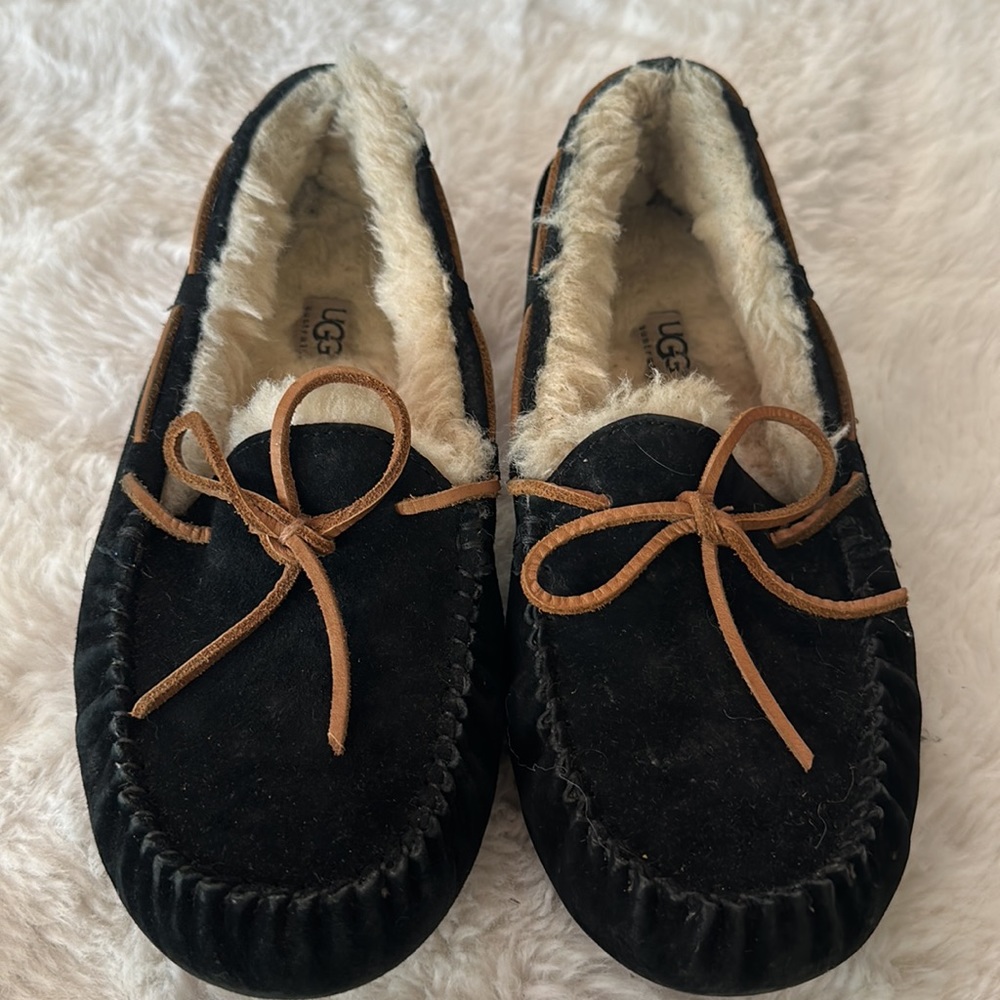 Authentic Ugg - Dakota, Size, Slightly Used